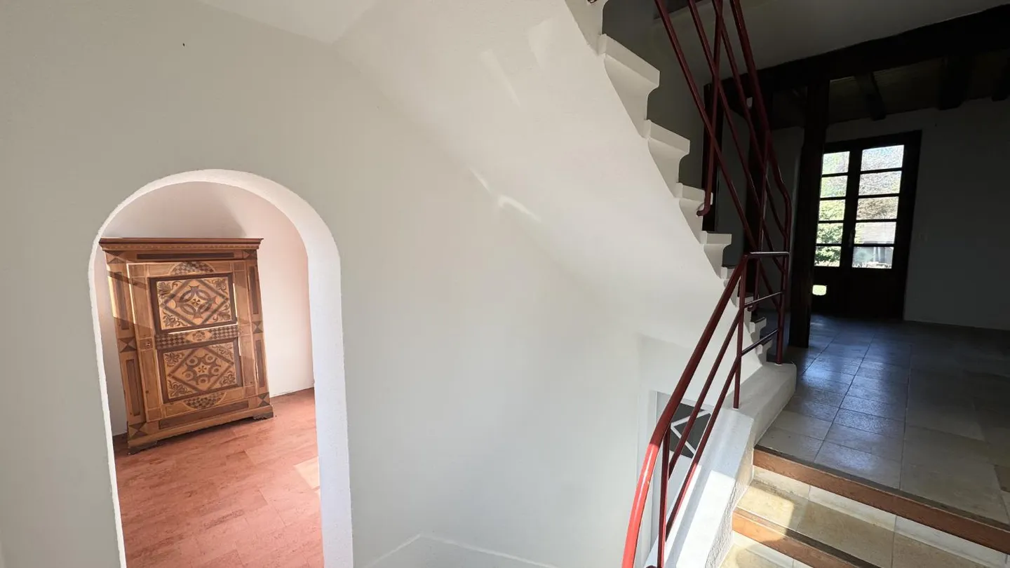 5.5 Room House - Photo 2 of 15