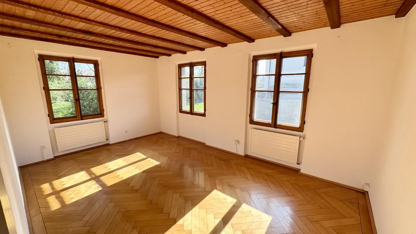 5.5 Room House - Photo 4 of 15