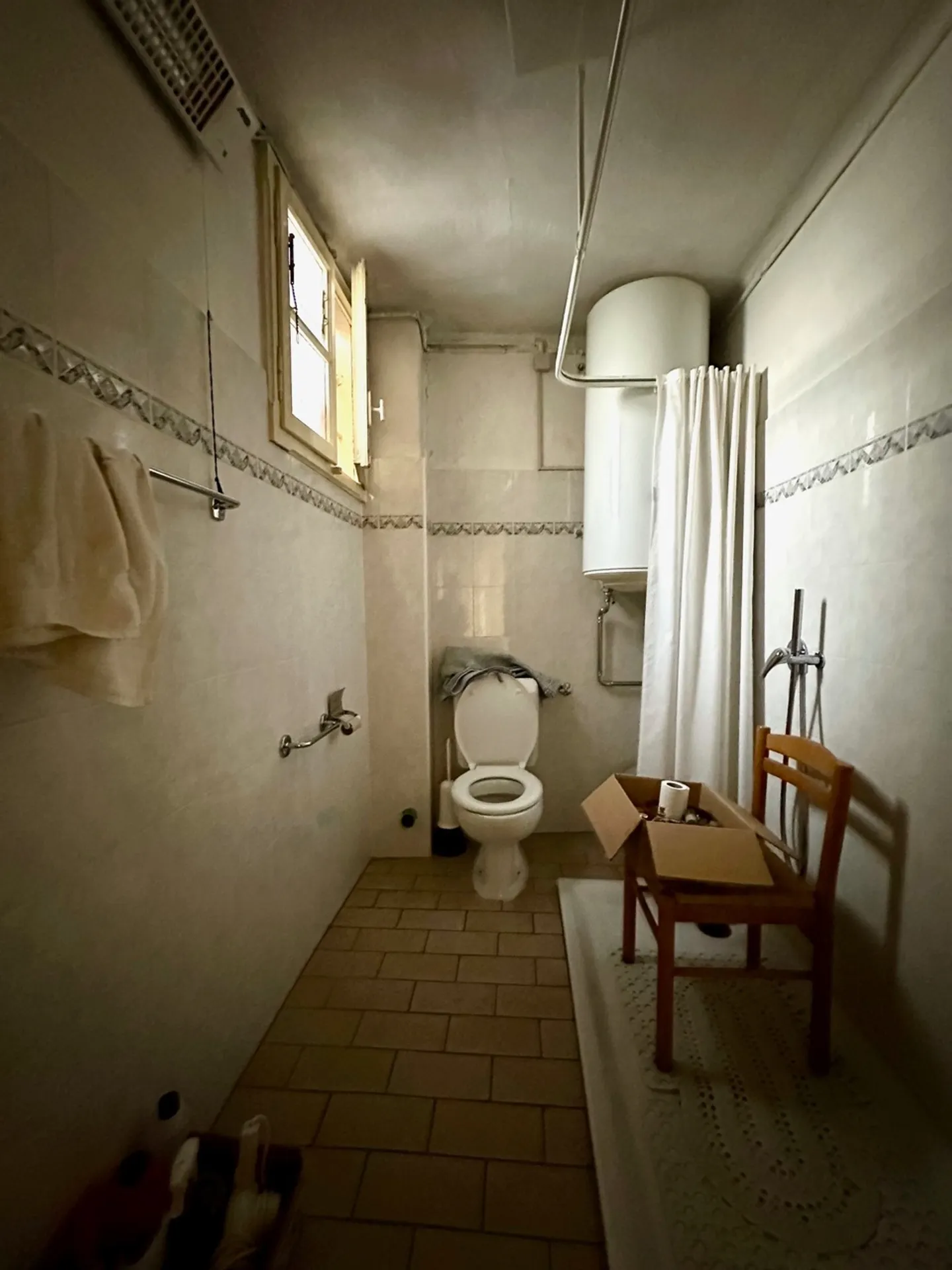 Gemischt genutztes Gebäude mit Innenhof - Foto 22 von 29