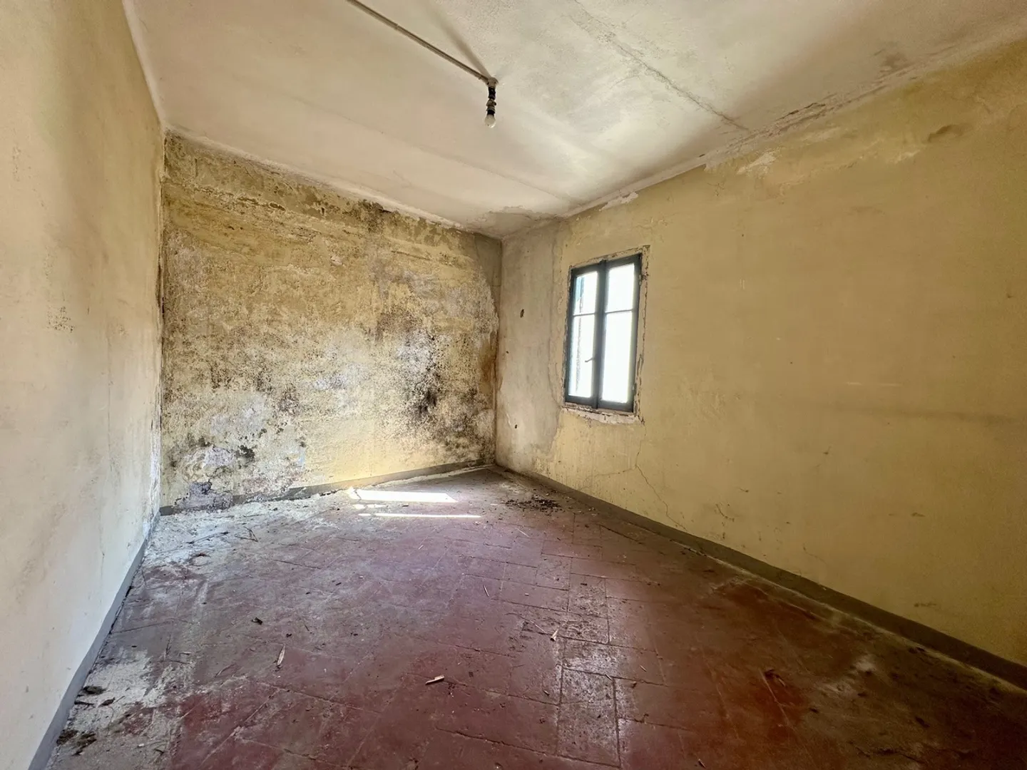 Gemischt genutztes Gebäude mit Innenhof - Foto 23 von 29