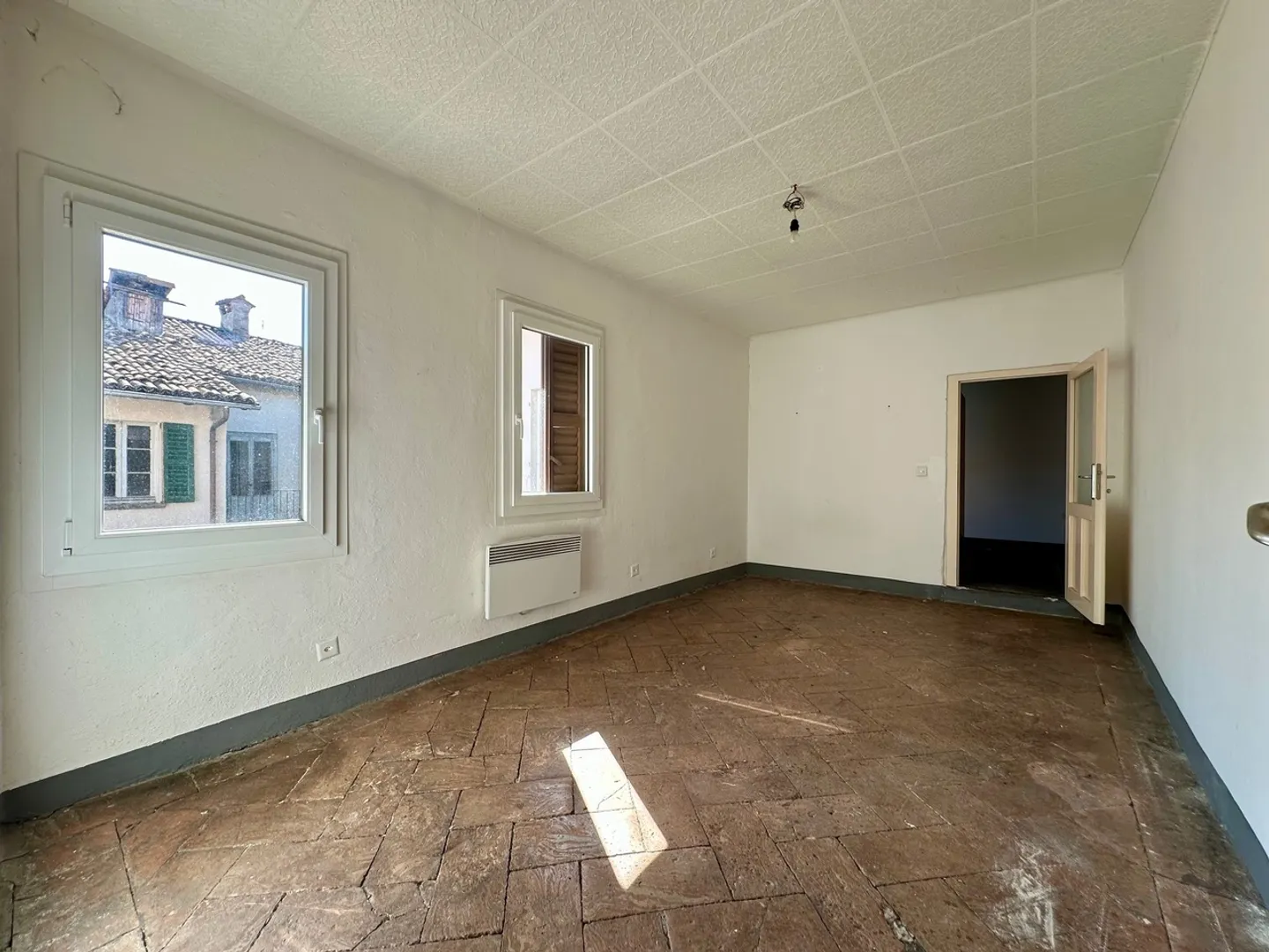 Gemischt genutztes Gebäude mit Innenhof - Foto 24 von 29