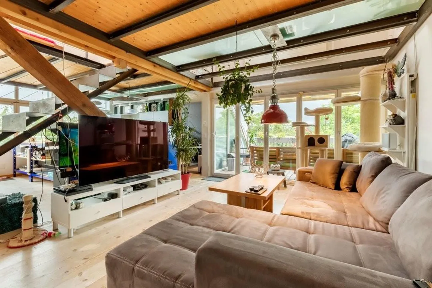 Quiet loft apartment with terrace to the forest - Photo 1 of 12