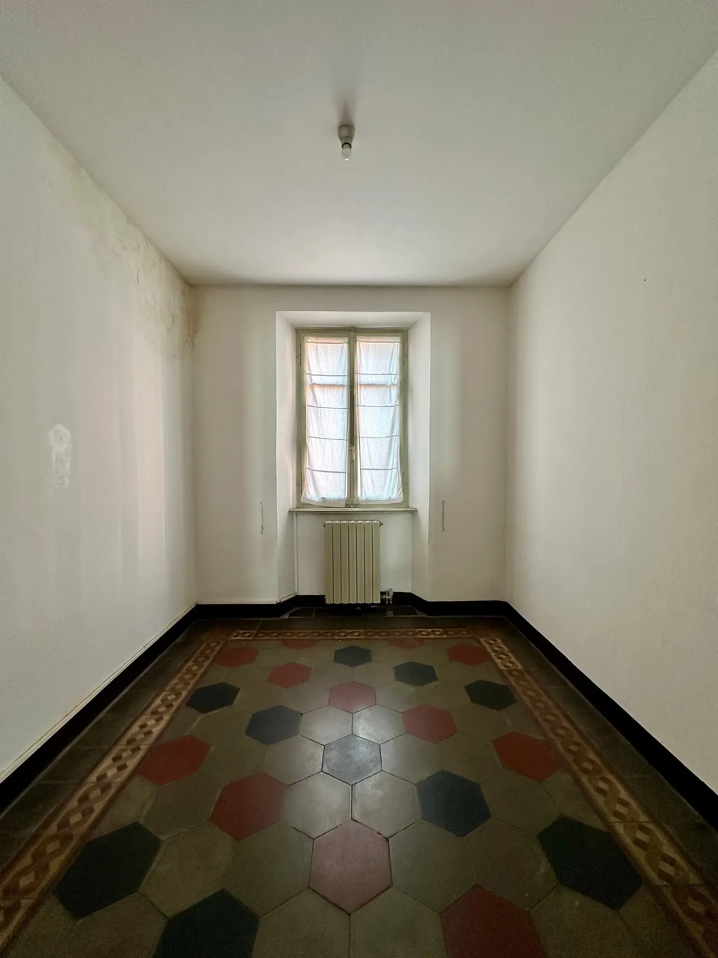 Gemischt genutztes Gebäude mit Innenhof - Foto 27 von 29