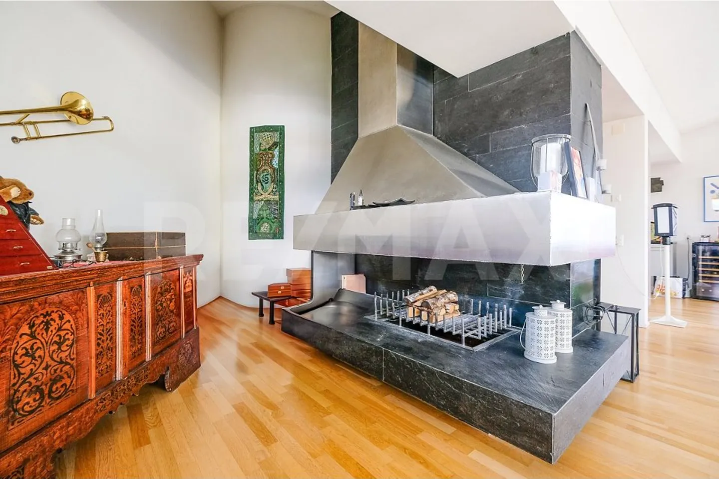 Einzigartige und aussergewöhnliche 4.5 Zimmer-Maisonettewohnung in ehemaligem Druckereigebäude - Foto 8 von 13