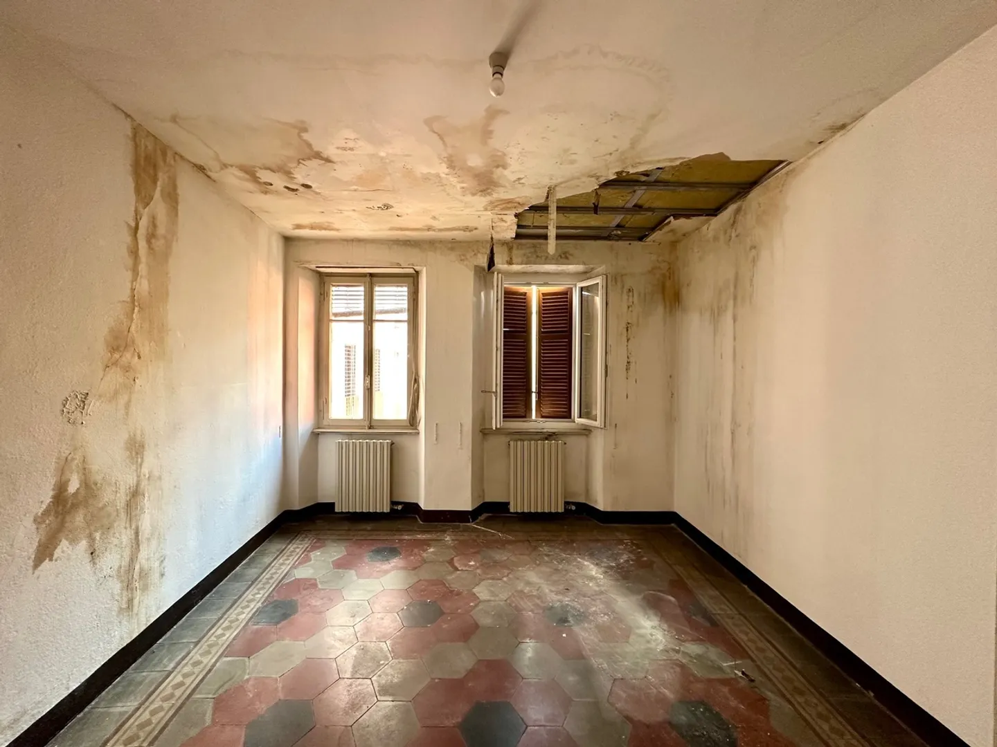 Gemischt genutztes Gebäude mit Innenhof - Foto 28 von 29