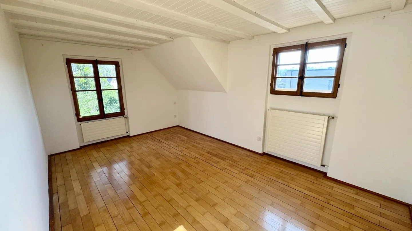 5.5 Room House - Photo 9 of 15