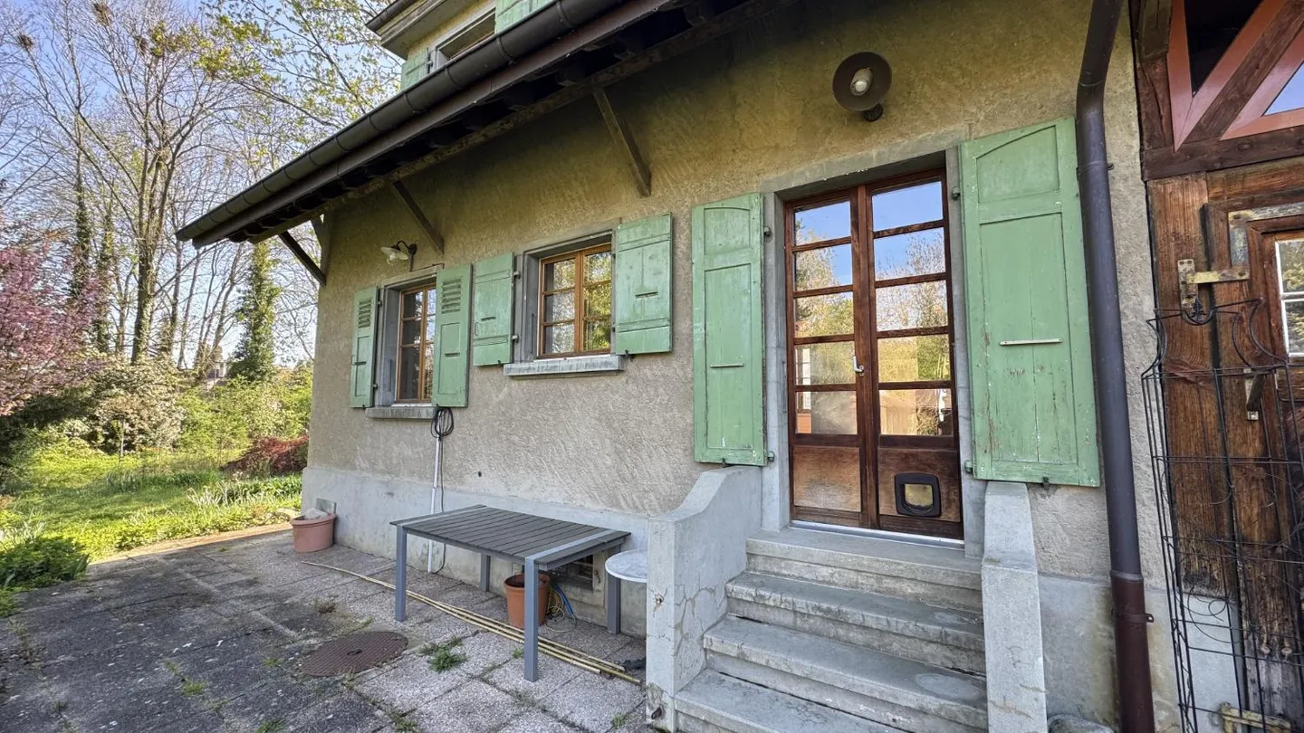 5.5 Room House - Photo 11 of 15