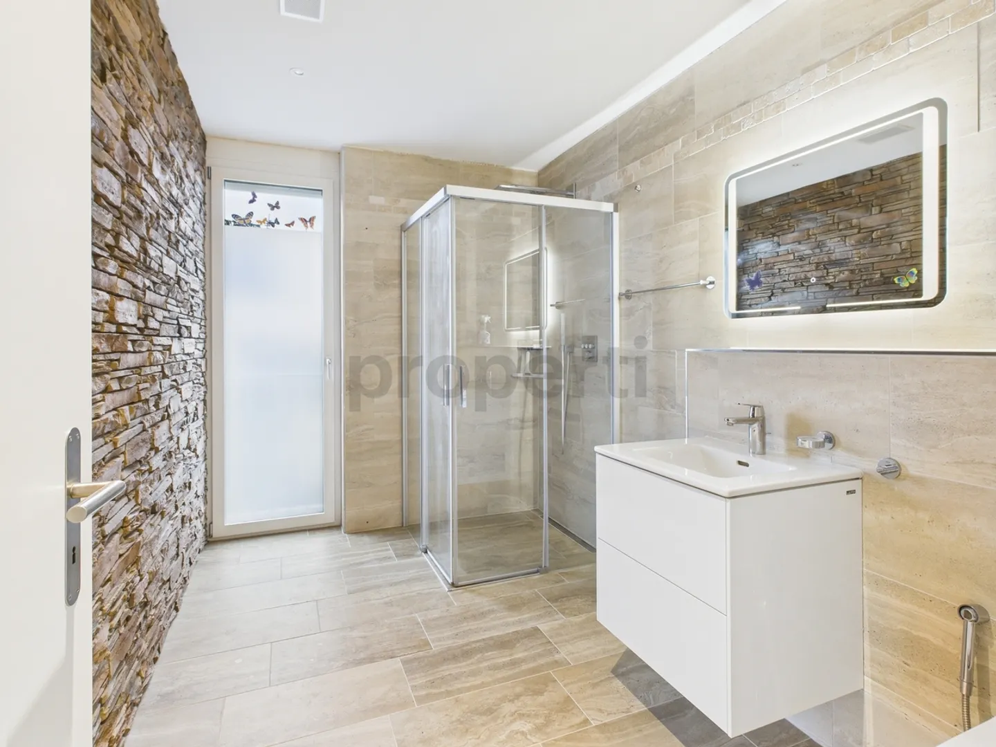 7.5 Room Dream Home, plus 1.5 Room Apartment. - Photo 11 of 13