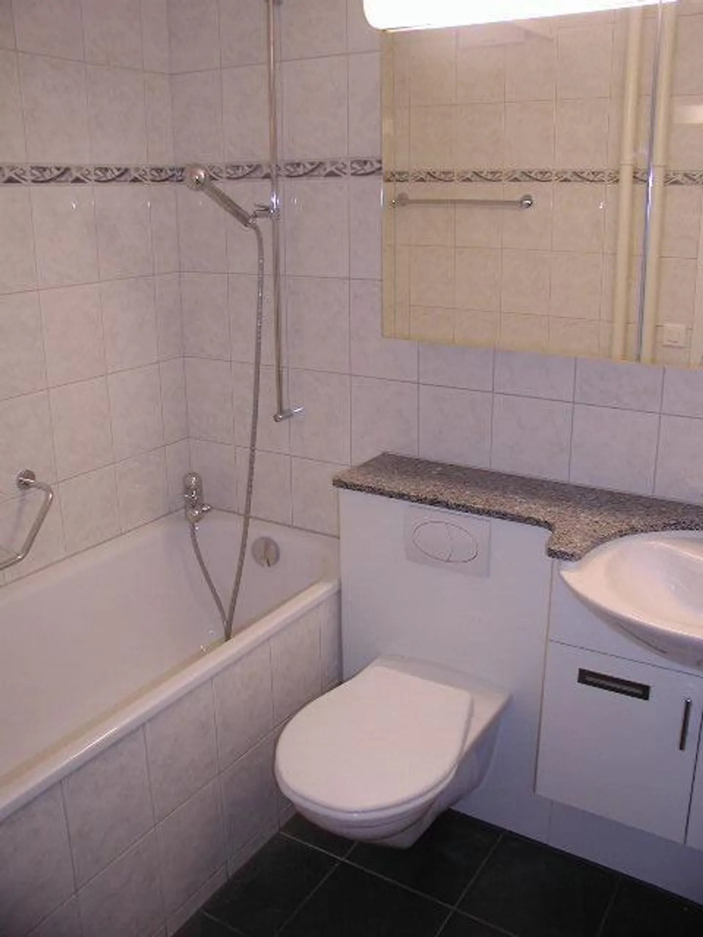 Schwäbis : belle appartement de 3 pièces avec balcon, 3ème étage, Mittelstrasse 8, Steff - Photo 4 sur 6