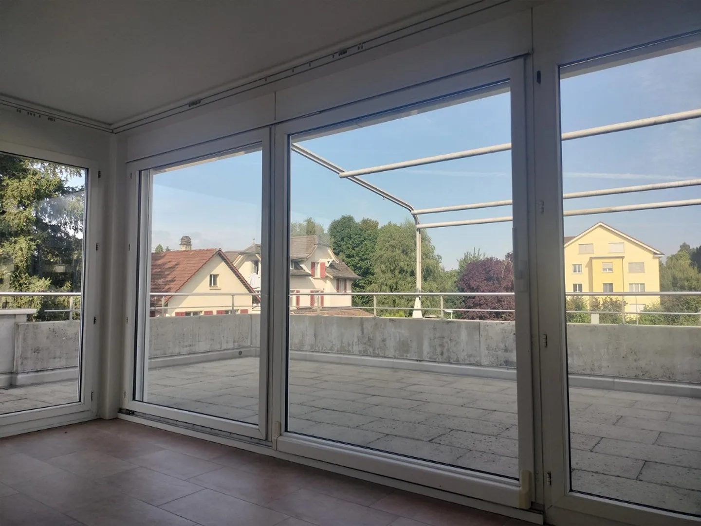 Appartamento attico luminoso con ampia terrazza e giardino d'inverno - Foto 6 di 18