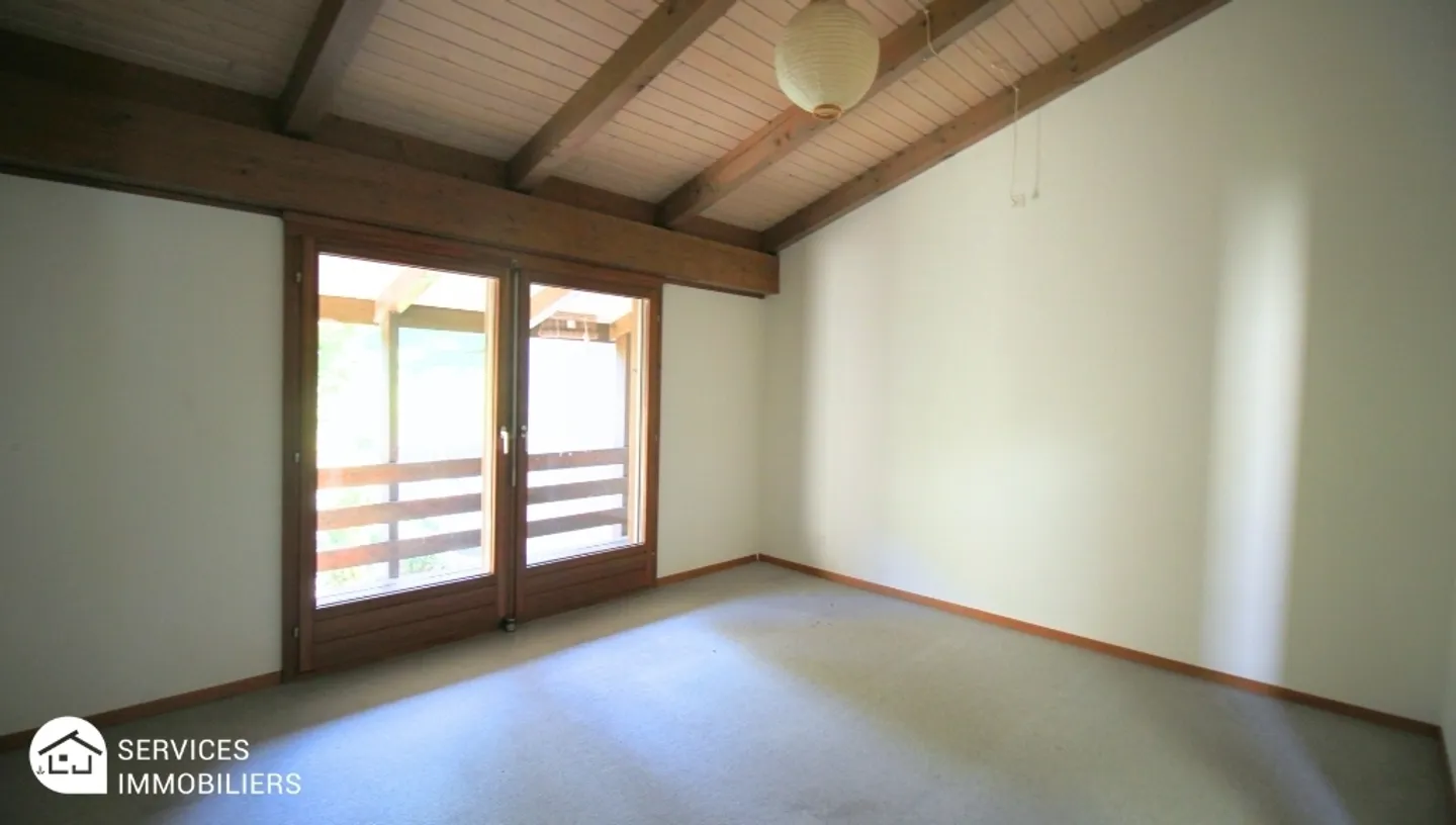 Designer Character House with Garden - Photo 7 of 12