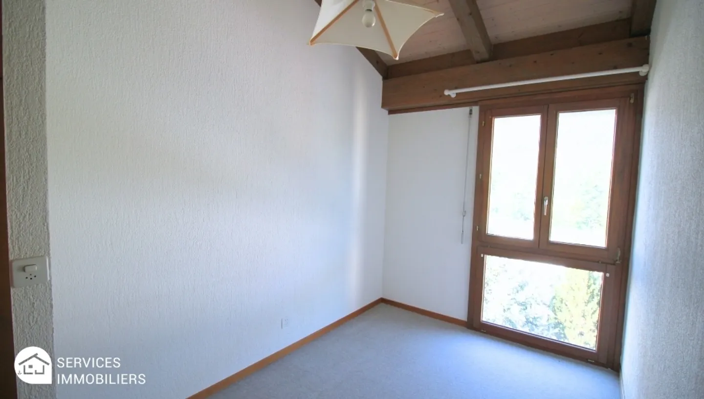 Designer Character House with Garden - Photo 9 of 12