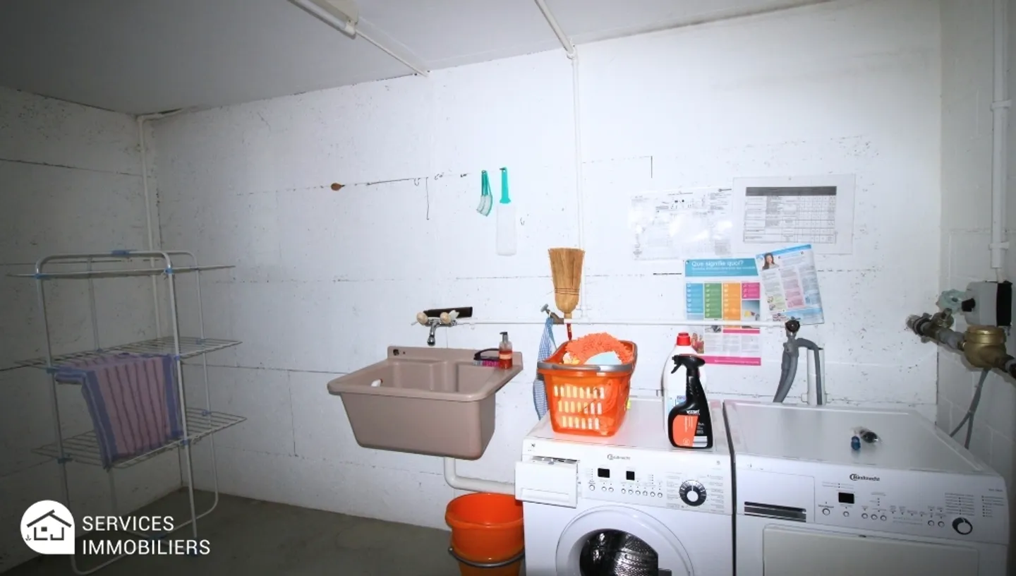 Designer Character House with Garden - Photo 10 of 12