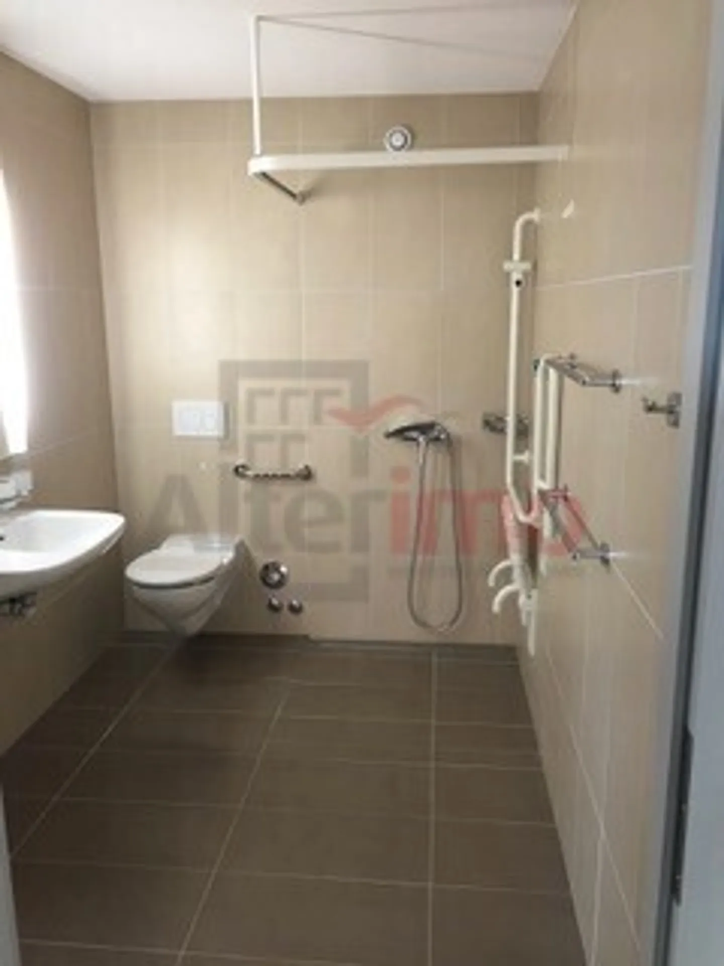 Alloggio adattato con supporto di 2 stanze con loggia - Foto 6 di 6