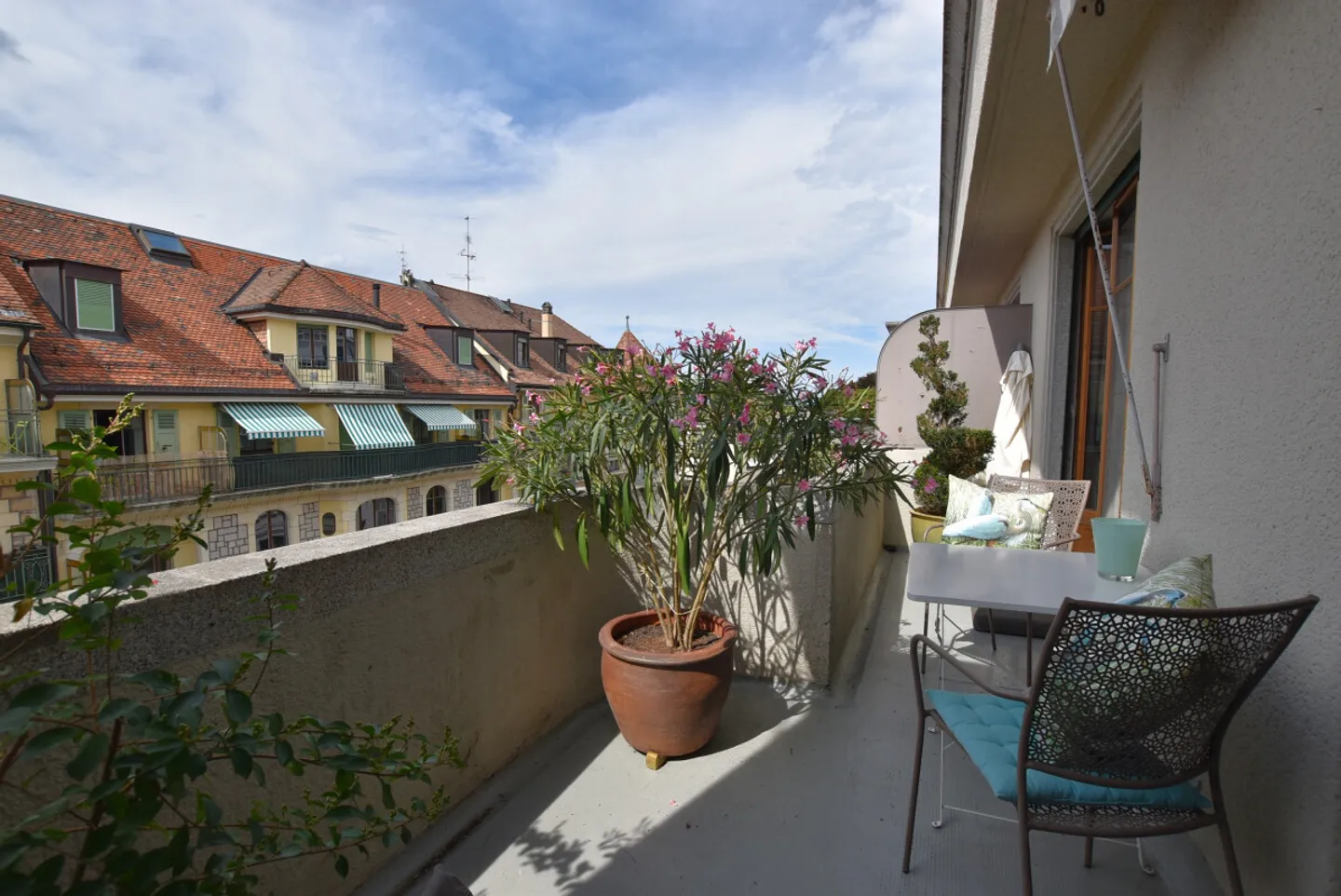A Gem of an Apartment in Malagnou - Full of Charm - Short-Term Rental - Photo 1 of 7