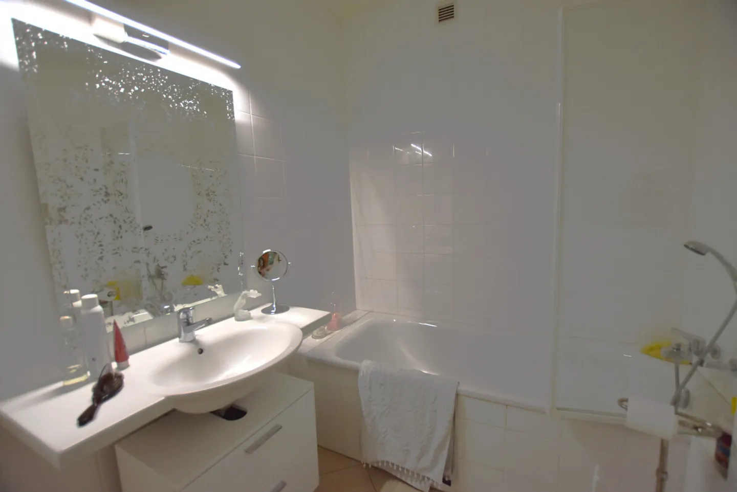 A Gem of an Apartment in Malagnou - Full of Charm - Short-Term Rental - Photo 7 of 7