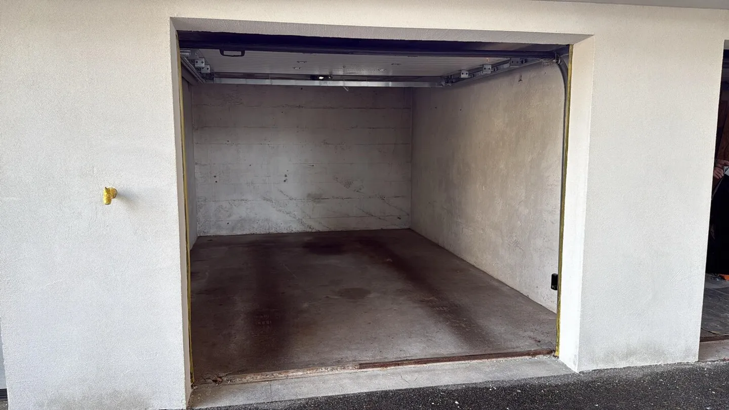 Garage zur alleinigen Nutzung in Mendrisio - Foto 1 von 2