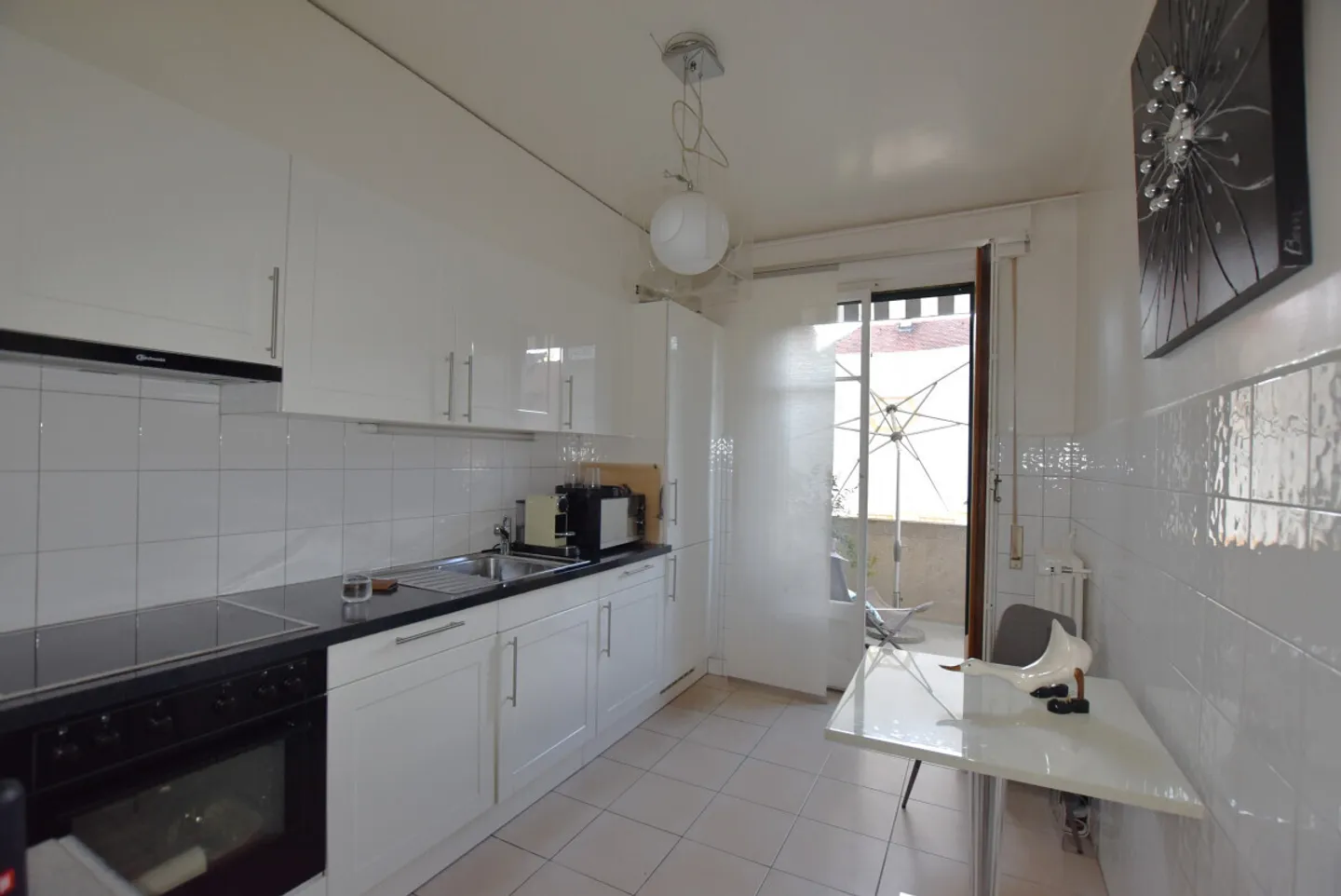 A Gem of an Apartment in Malagnou - Full of Charm - Short-Term Rental - Photo 4 of 7