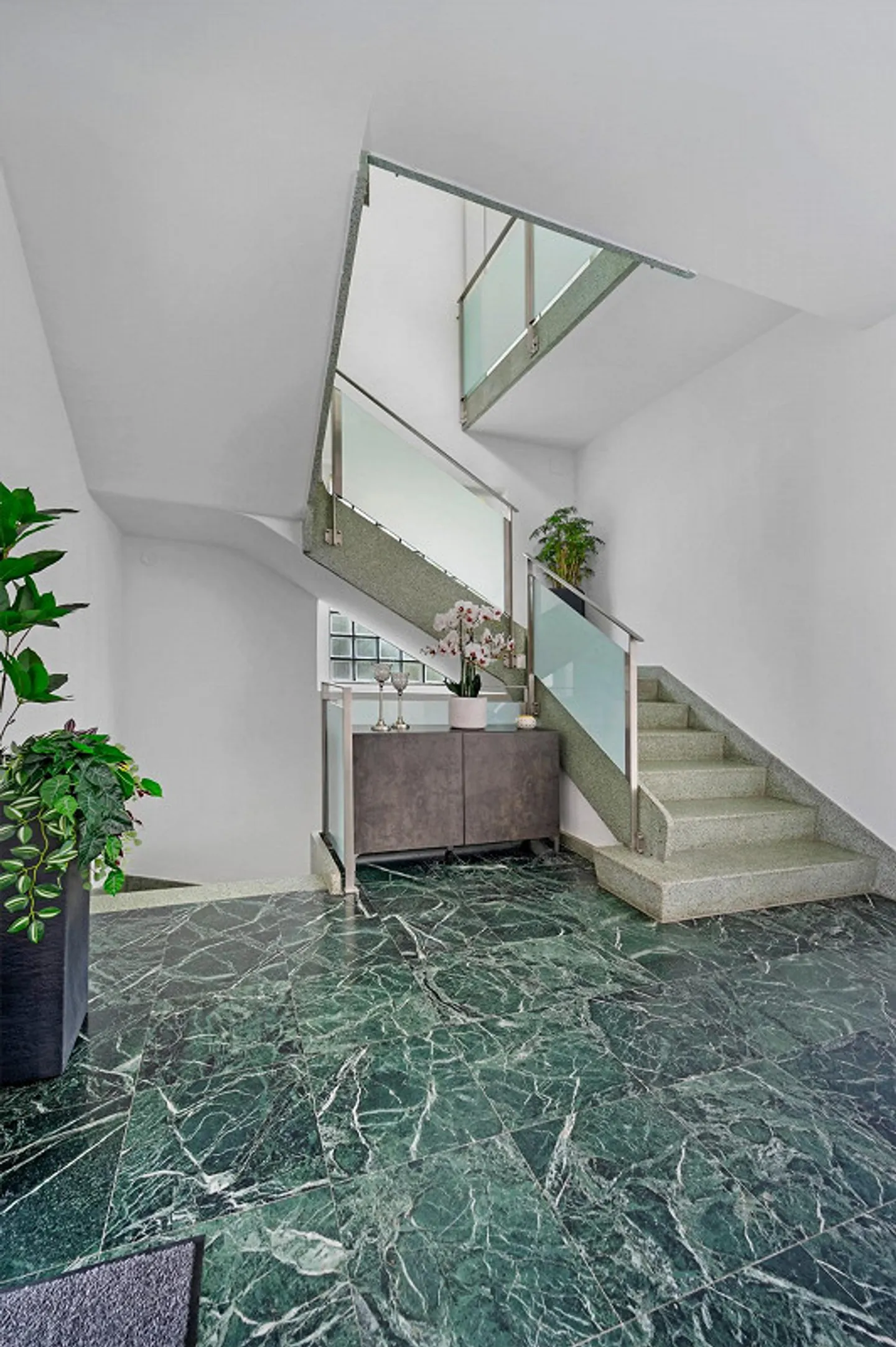 Maison plurifamiliale avec vue dégagée, jardin - Photo 6 sur 12