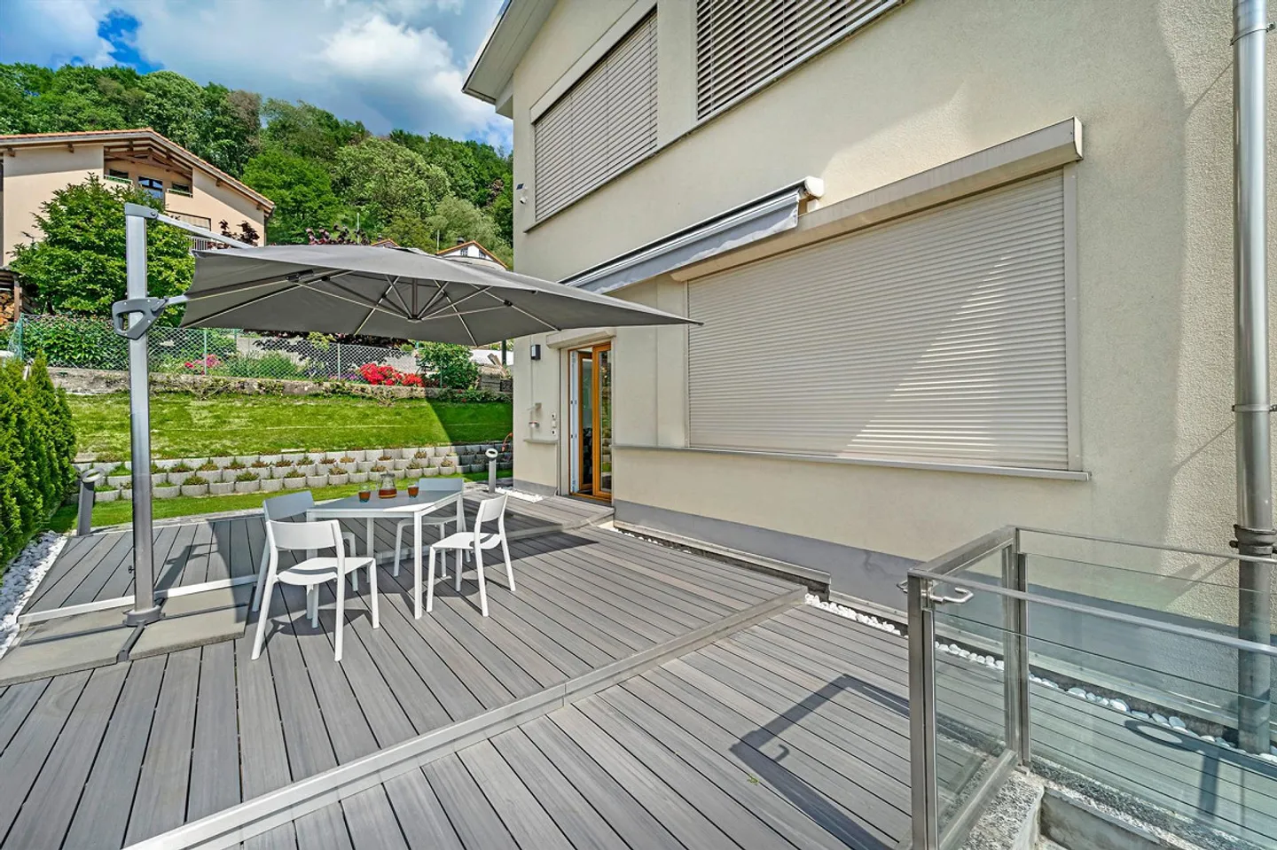 Maison plurifamiliale avec vue dégagée, jardin - Photo 3 sur 12