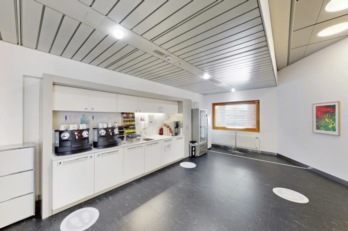 VIA Basilea - direttamente alla stazione ferroviaria di Basilea SBB - Foto 2 di 13