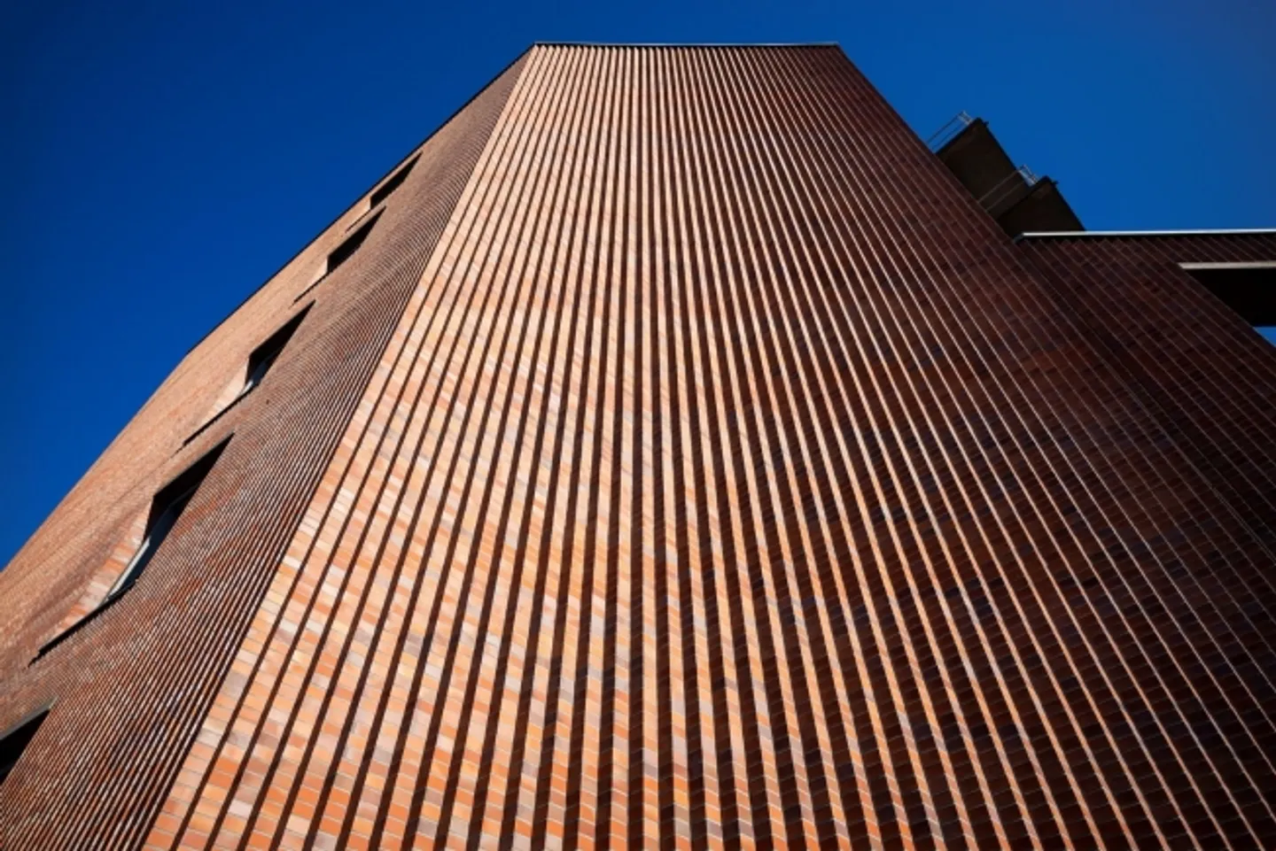 VIA Basilea - direttamente alla stazione ferroviaria di Basilea SBB - Foto 4 di 13