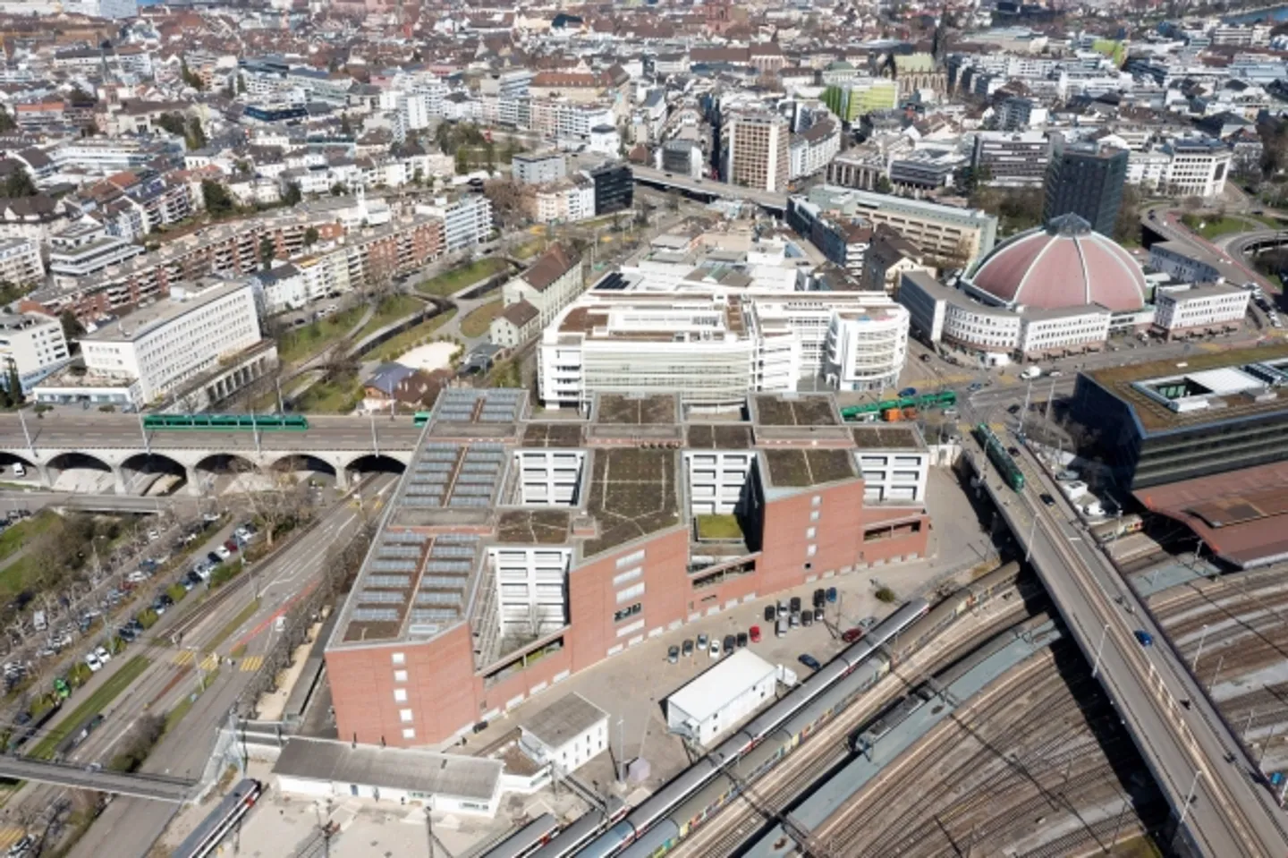 VIA Basilea - direttamente alla stazione ferroviaria di Basilea SBB - Foto 6 di 13