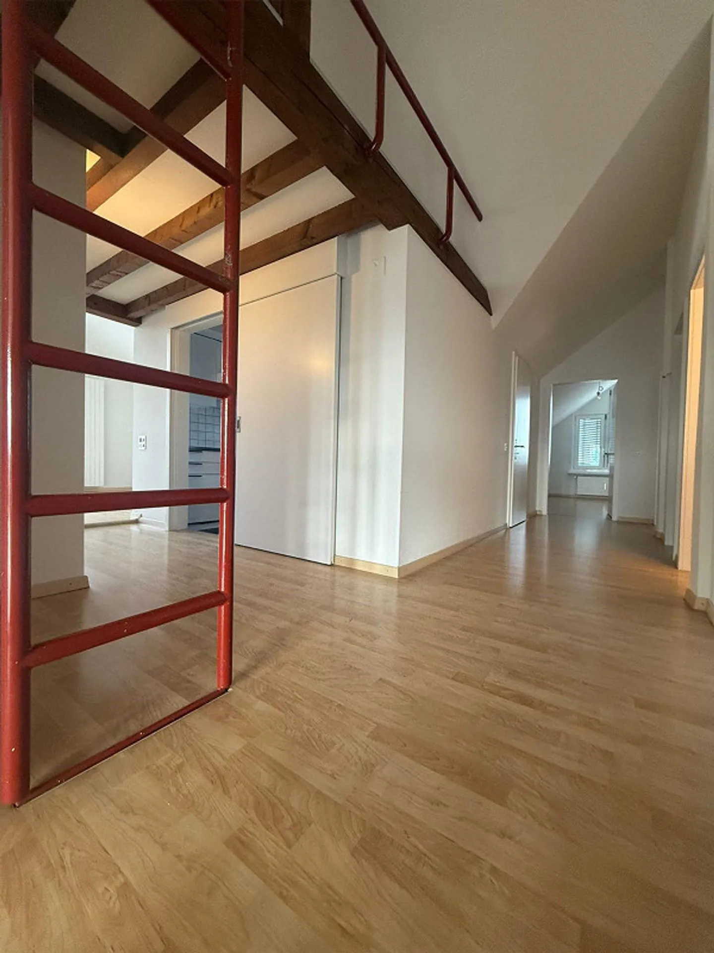 Attraktive 4.5 Zimmer Dachgeschosswohnung - Foto 6 von 9