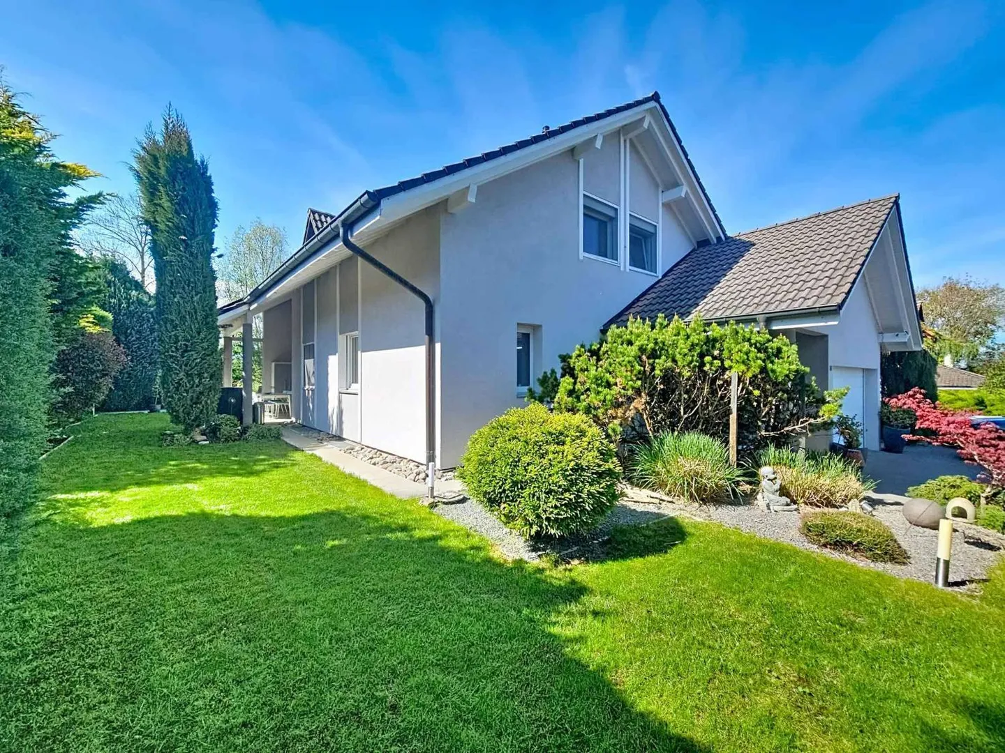 Stunning Villa with Pool - Photo 2 of 13