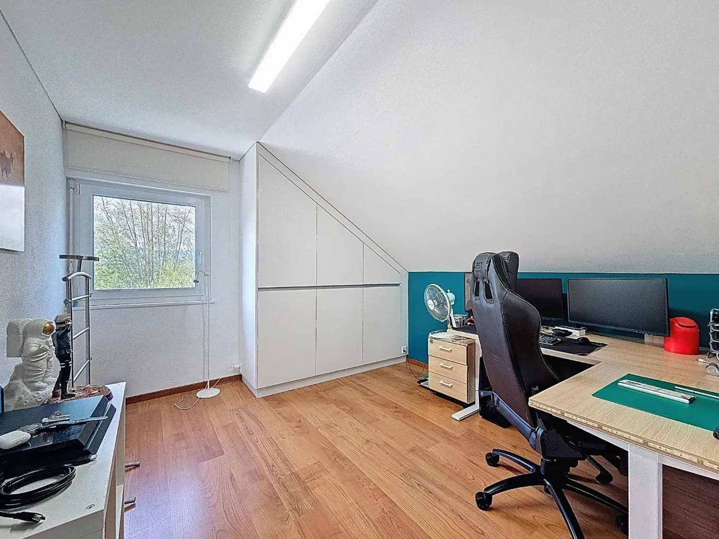 Stunning Villa with Pool - Photo 11 of 13