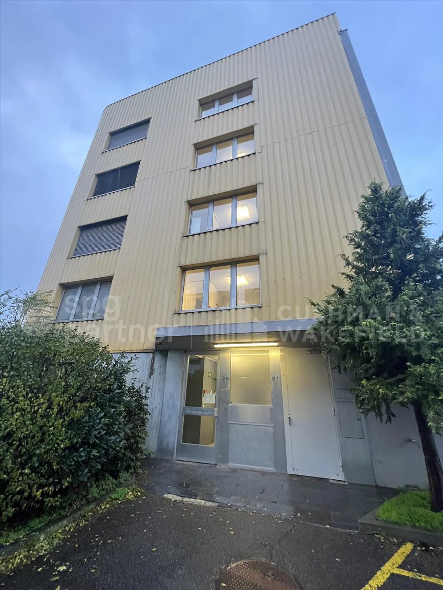 Jeunes 25 ? Bureaux et stockage clé en main - Photo 2 sur 5
