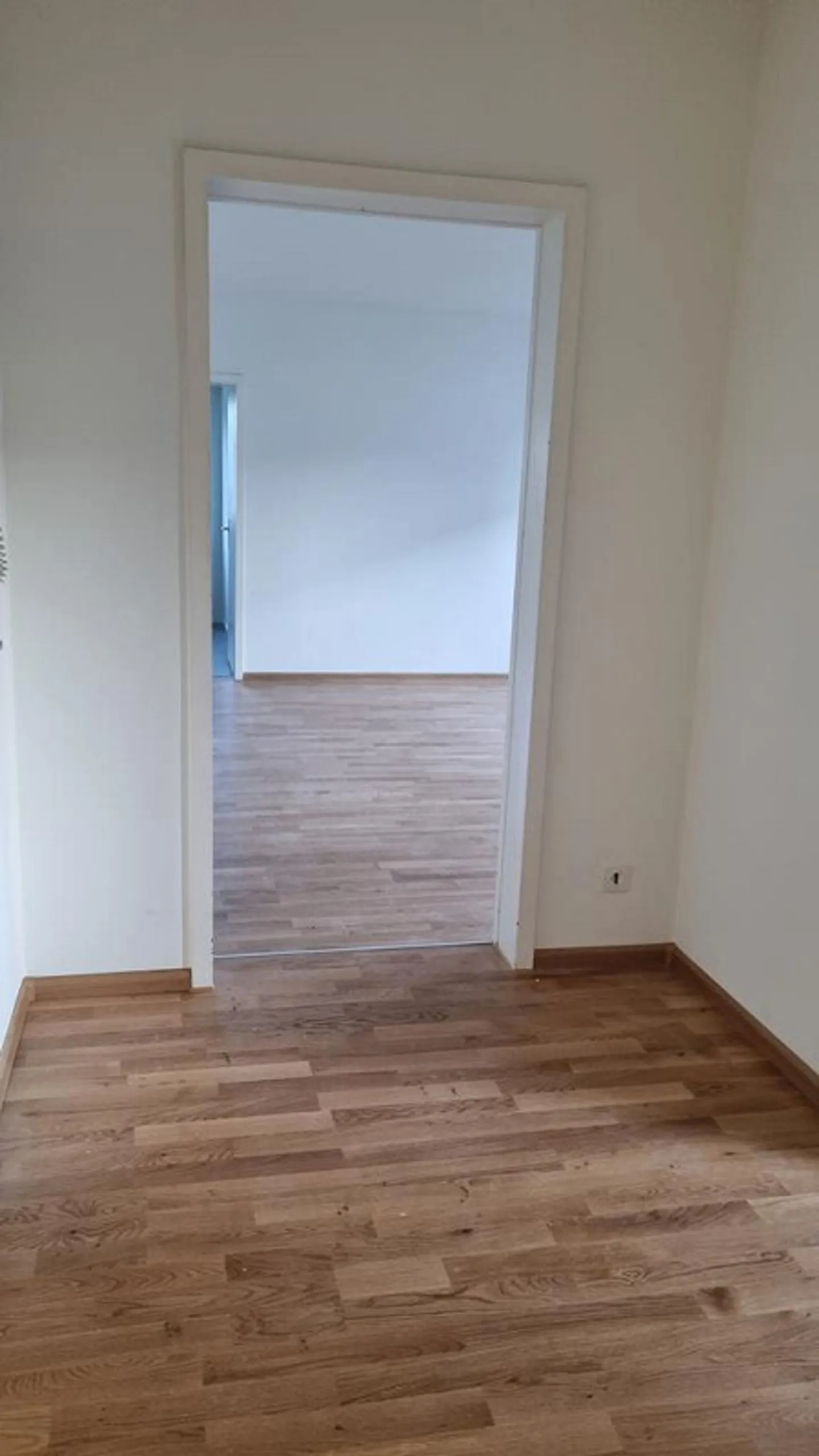 Appartement lumineux de 3.0 pièces avec balcon dans un emplacement central - Photo 6 sur 10