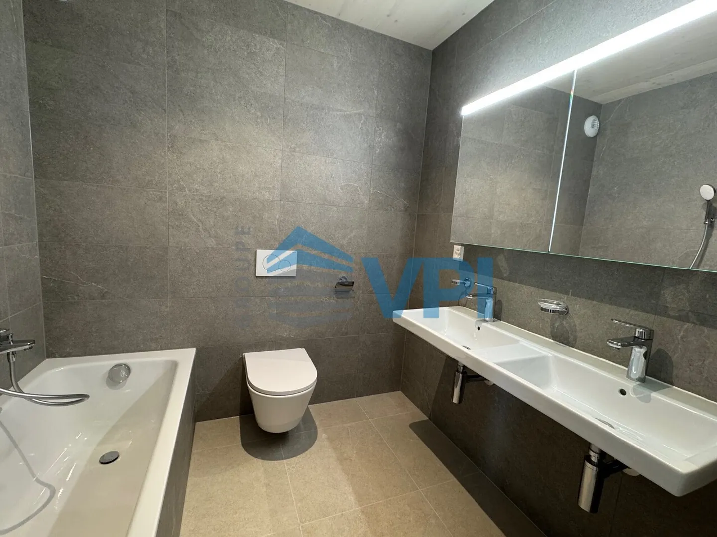 «NEUE 6-ZIMMER-WOHNUNGEN MIT GARTEN» - Foto 10 von 12