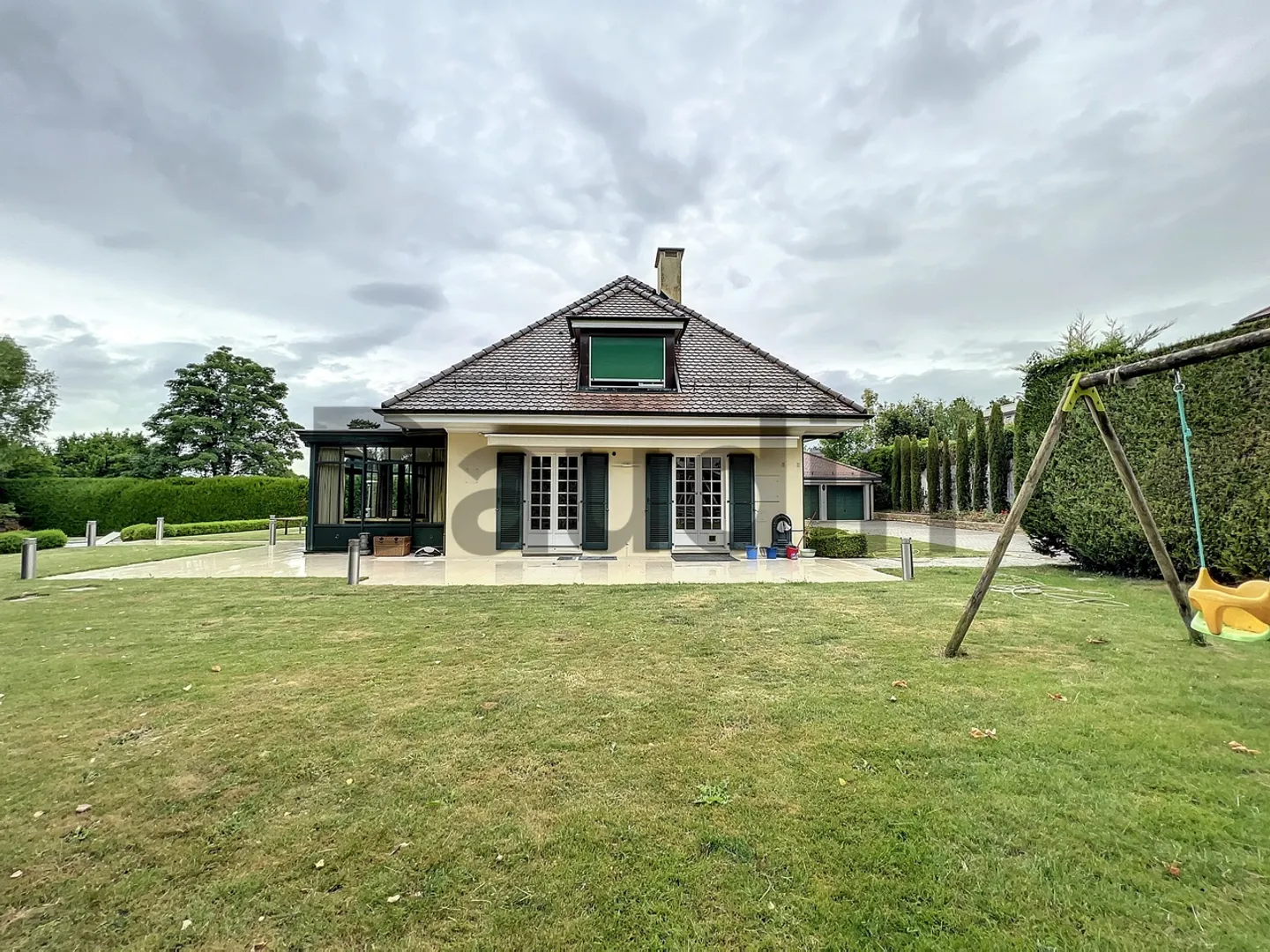 Casa indipendente di una superficie utile di 490m2 da ristrutturare - Foto 2 di 13