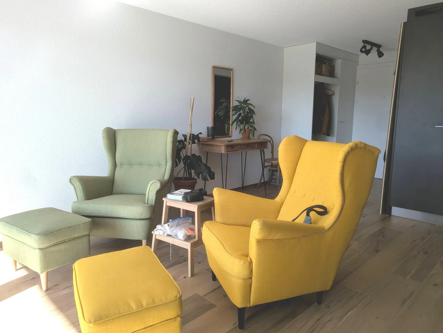 APPARTEMENT 4½ PIÈCES À RÜFENACHT (BE), MEUBLÉ, TEMPORAIRE - Photo 2 sur 10