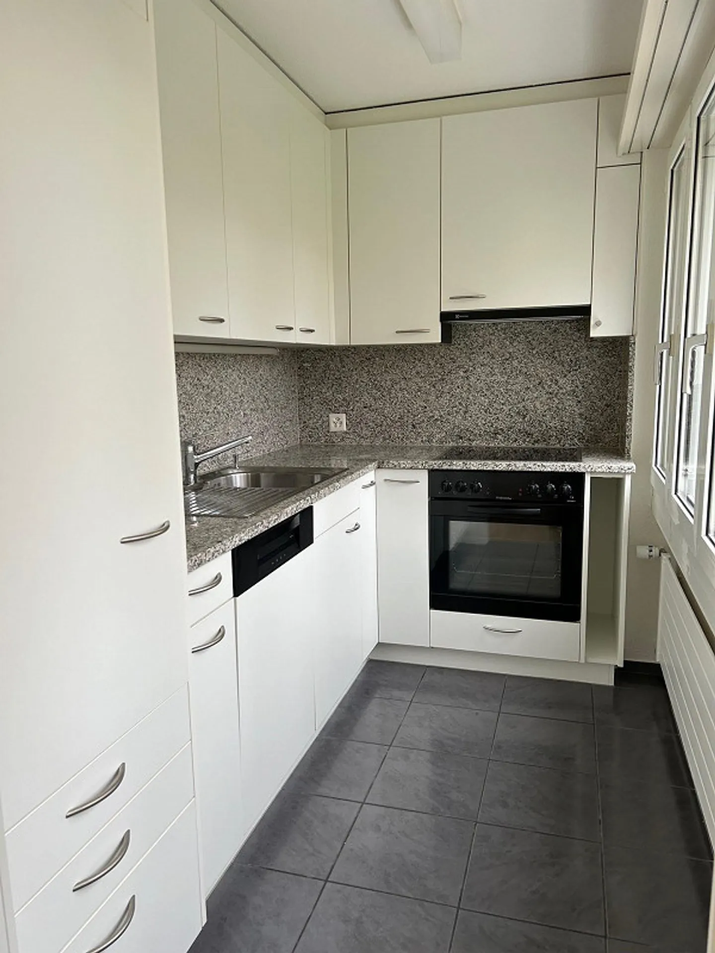 helle Wohnung, wird vor Einzug renoviert - Foto 2 von 8