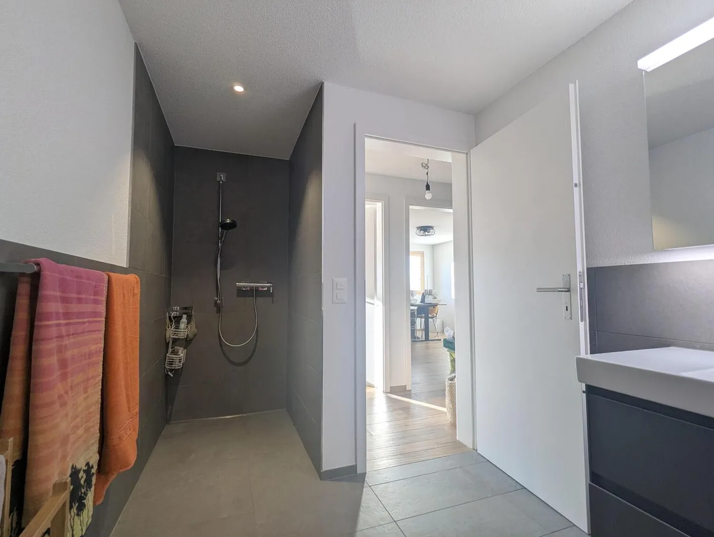 APPARTEMENT 4½ PIÈCES À RÜFENACHT (BE), MEUBLÉ, TEMPORAIRE - Photo 8 sur 10