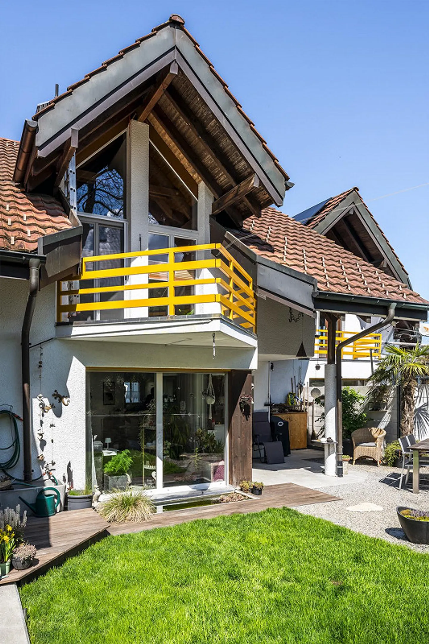 Row House in Goldach – Stylish Living with Garden Idyl - Photo 3 of 14