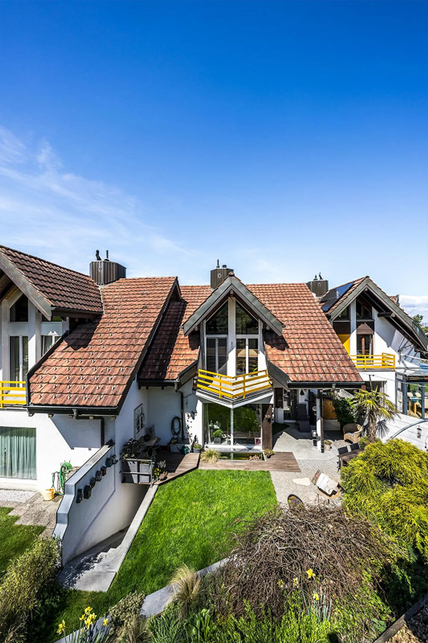 Row House in Goldach – Stylish Living with Garden Idyl - Photo 5 of 14