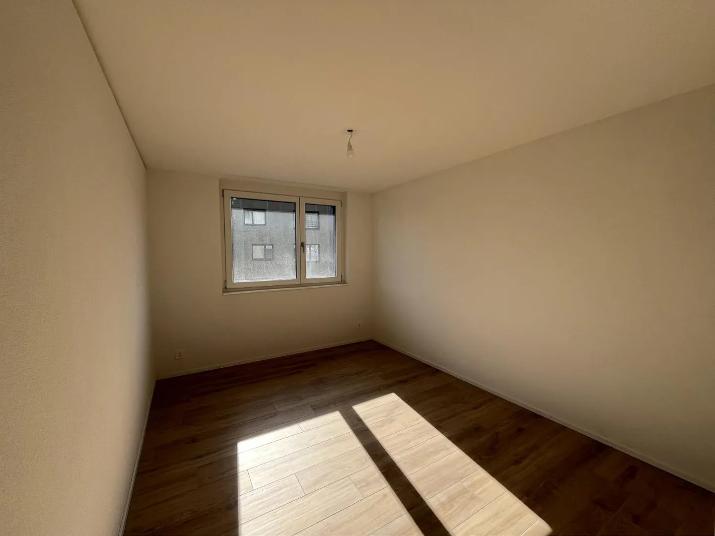 05713 - Appart. 4œ PCES - IMP. CHAMP-RIOND 7 - MATRAN - Foto 3 von 10