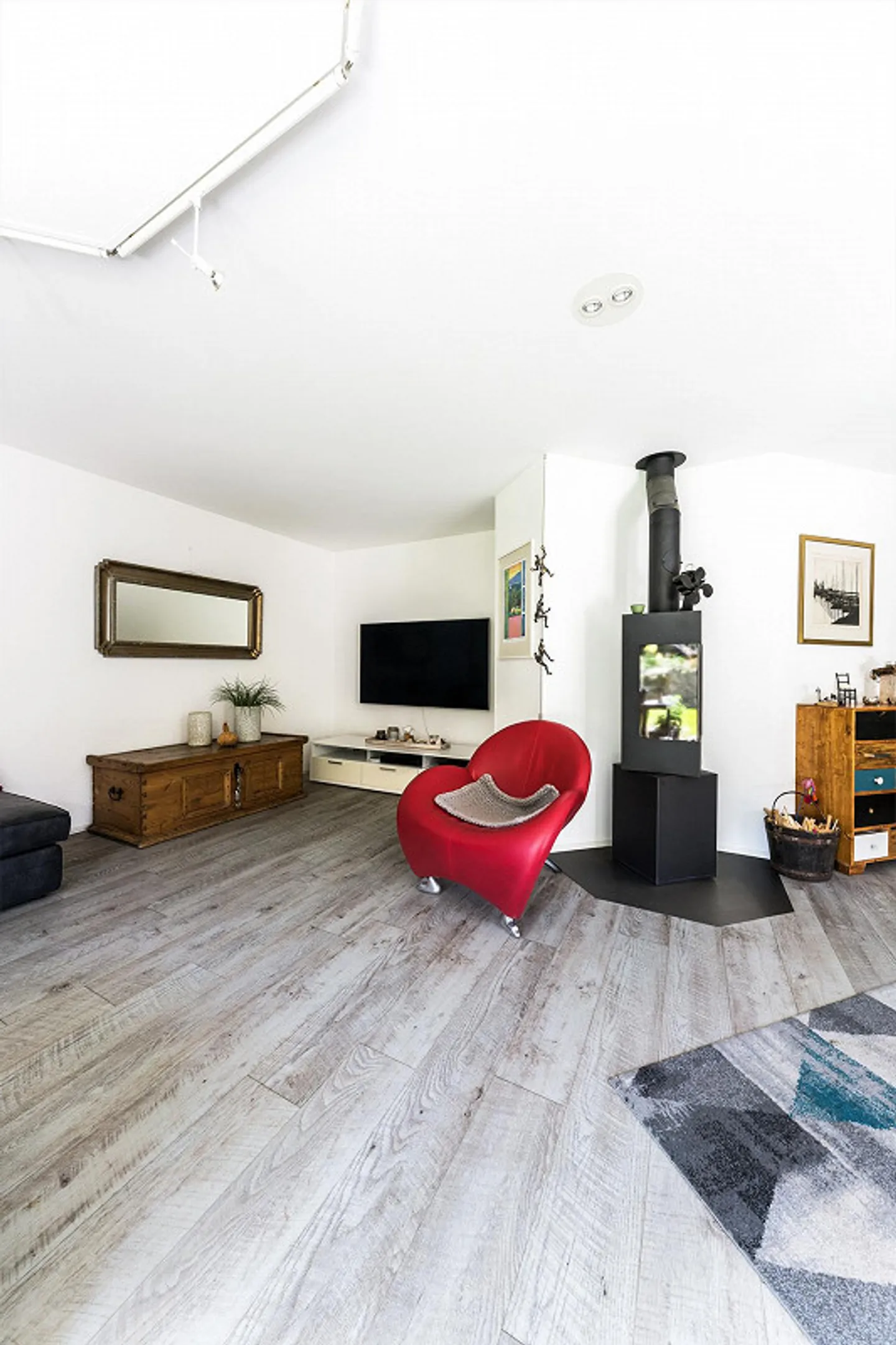 Row House in Goldach – Stylish Living with Garden Idyl - Photo 9 of 14