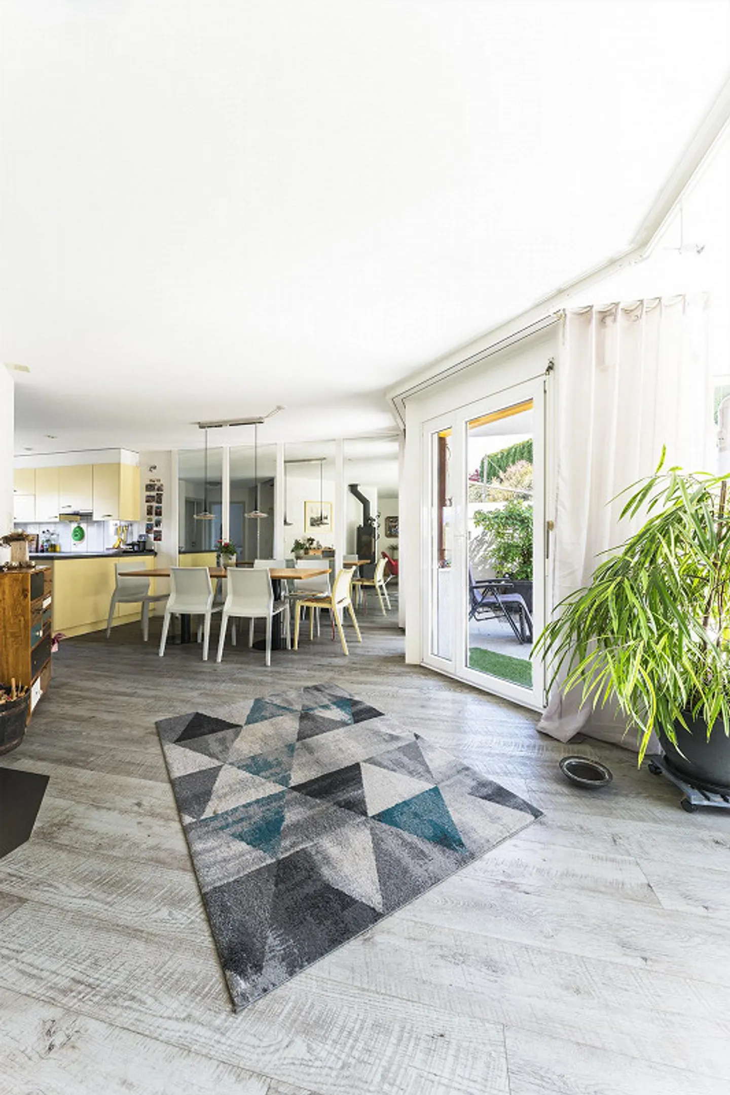 Row House in Goldach – Stylish Living with Garden Idyl - Photo 11 of 14