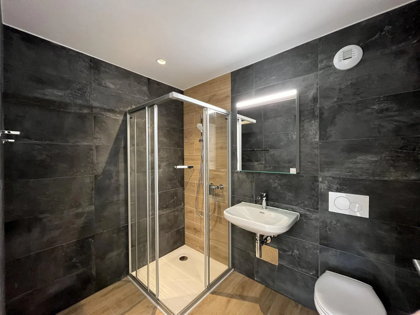 05713 - Appart. 4œ PCES - IMP. CHAMP-RIOND 7 - MATRAN - Foto 9 von 10