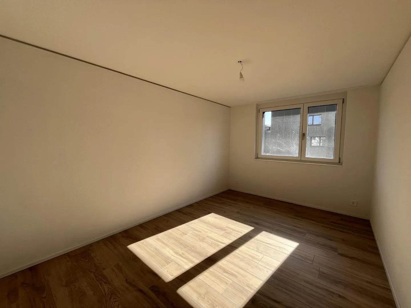 05713 - Appart. 4œ PCES - IMP. CHAMP-RIOND 7 - MATRAN - Foto 4 von 10