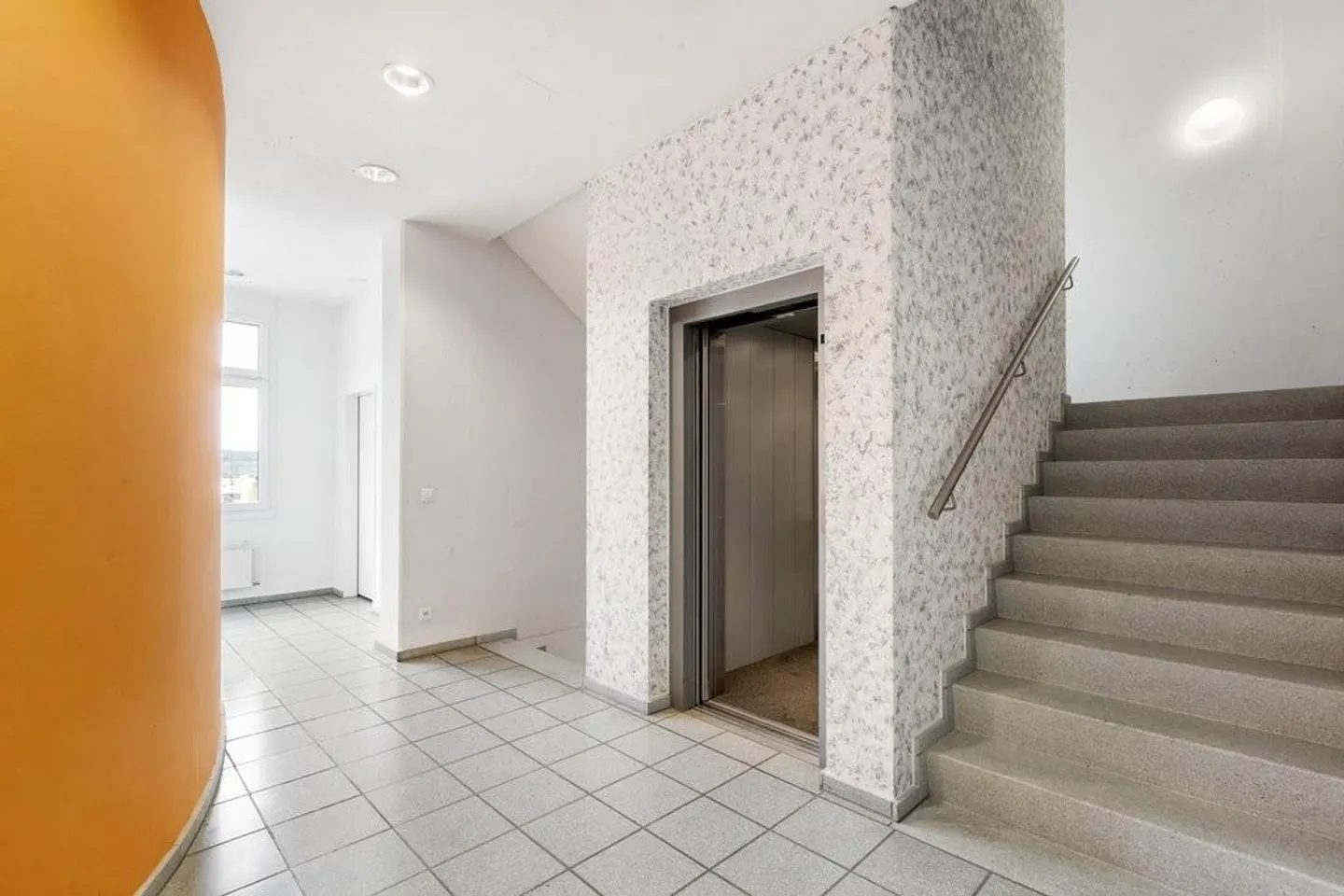 Available immediately - Office space in a central location! - Photo 3 of 6