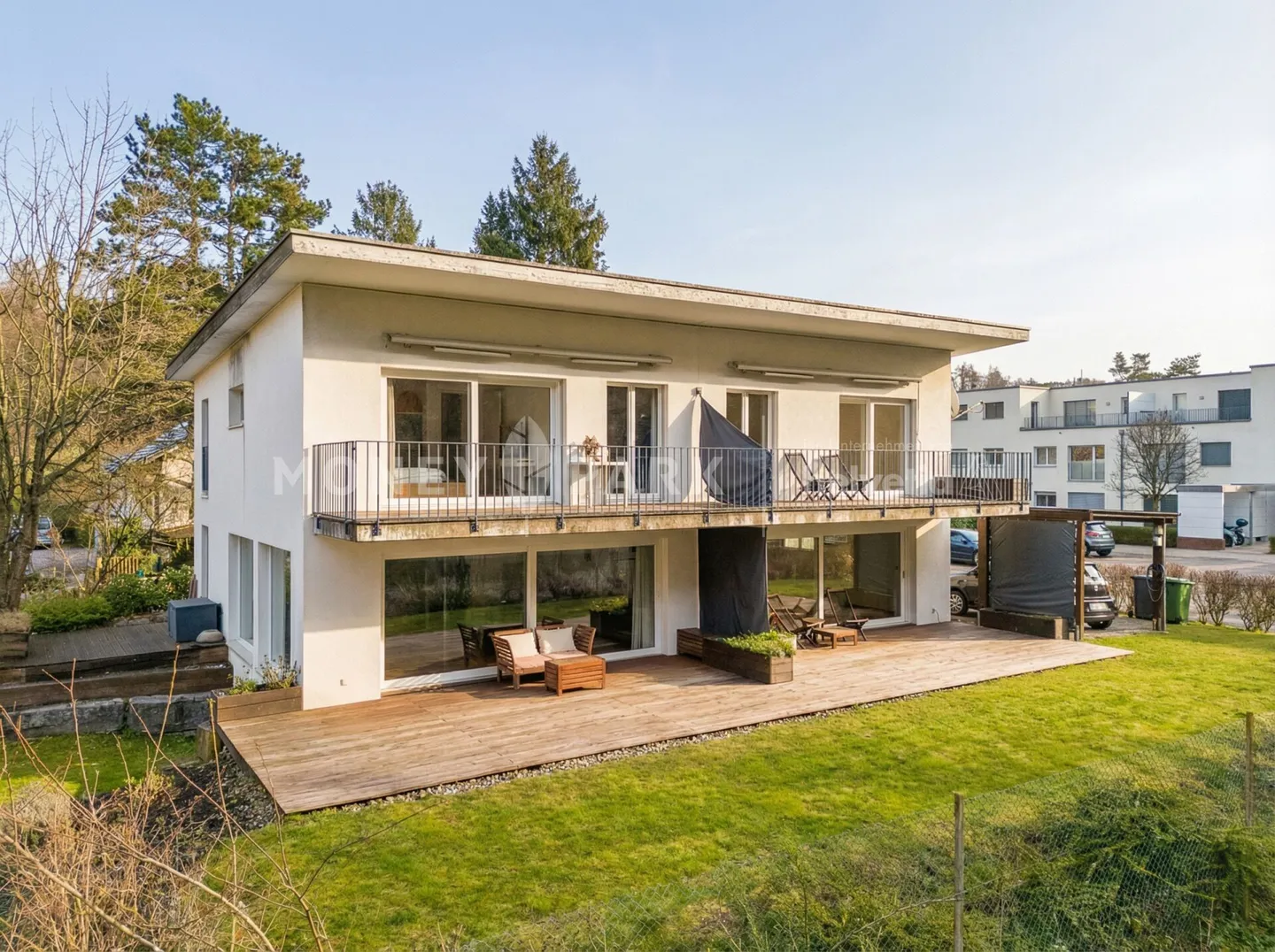 Stilvolles Doppelhaus - Foto 1 von 9