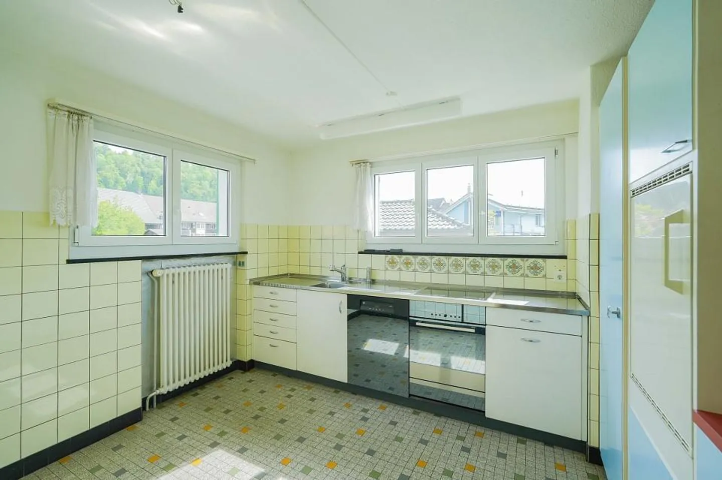 Detached 5.5 Room Single-Family House with Large Garden - Photo 6 of 13