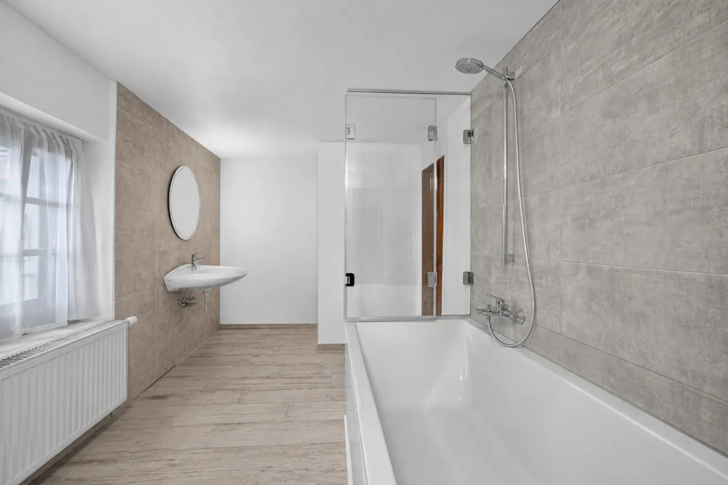 Charming Triplex in Mex - Photo 5 of 17