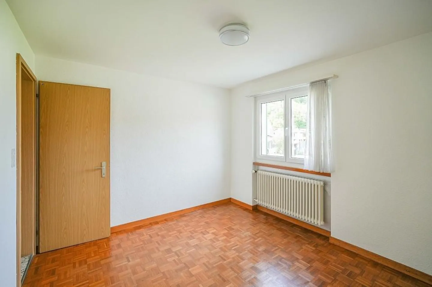 Detached 5.5 Room Single-Family House with Large Garden - Photo 8 of 13