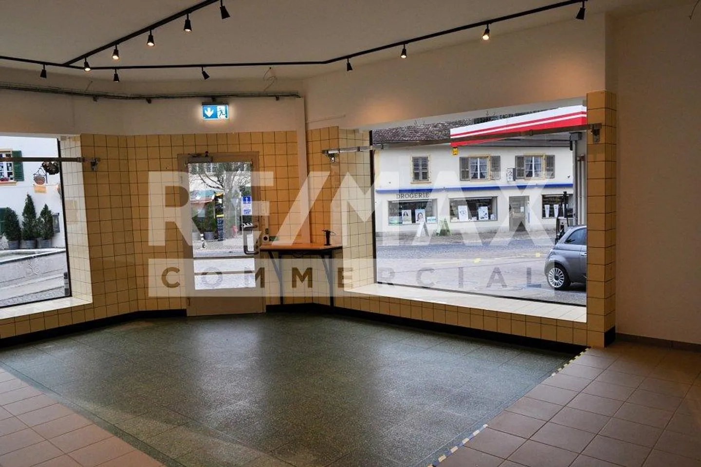 Espace d'exposition, local ou bureau - Photo 5 sur 12